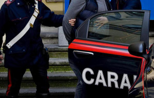 Maltrattava moglie e figli, arrestato 51enne