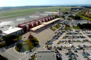 Fulmine colpisce aereo a Lamezia Terme, EasyJet si complimenta con personale Sacal Gh