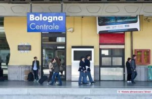 Passeggeri bloccati alla stazione di Bologna, volevano raggiungere anche la Calabria