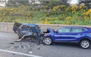 Violento scontro tra auto sulla SS107, non ce l’ha fatta l’infermiere coinvolto nell’incidente