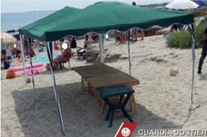 Spiaggia libera privatizzata in Calabria, ancora sequestri della Guardia Costiera