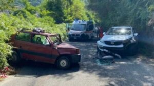 Scontro tra due auto, 70enne perde la vita