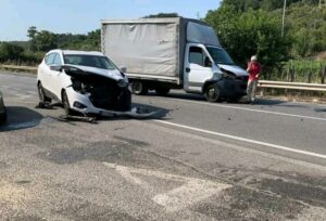 Incidente sulla Statale 106, code e rallentamenti