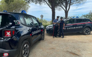 Abbandonano rifiuti nei pressi di una fiumara, sette persone denunciate