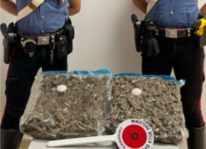 Beccato con un carico di droga in auto da migliaia di euro, 60enne arrestato