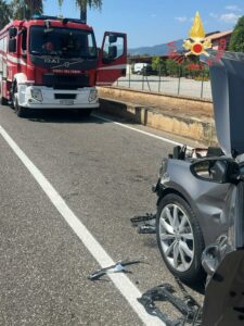 Scontro tra due auto a Lamezia Terme, feriti i conducenti