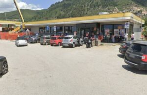 Si ferma all’autogrill per un caffè e accusa un malore, muore un 37enne calabrese