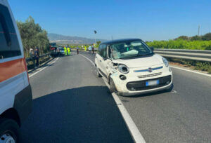 Incidente sulla Statale 106 “Jonica”, muore motociclista 40enne