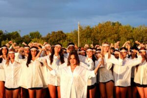 Miss Italia – Flash-mob in camicia bianca