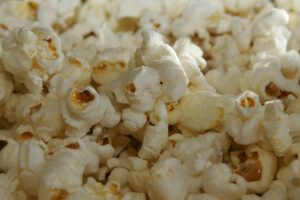 I popcorn sono davvero salutari? Cosa dicono gli esperti