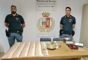 Furto e ricettazione, due arresti dopo inseguimento